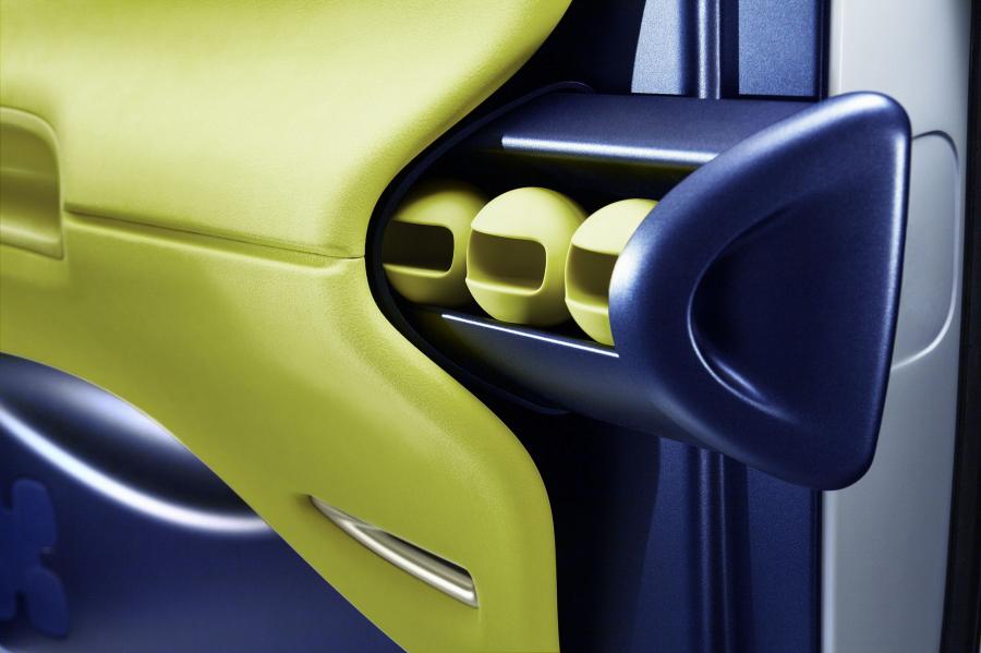  Nissan Townpod Concept 2010 года  (фото 27 из 38)